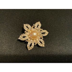 Vintage Star Brooch Center Creamy Pearl Rhinestones